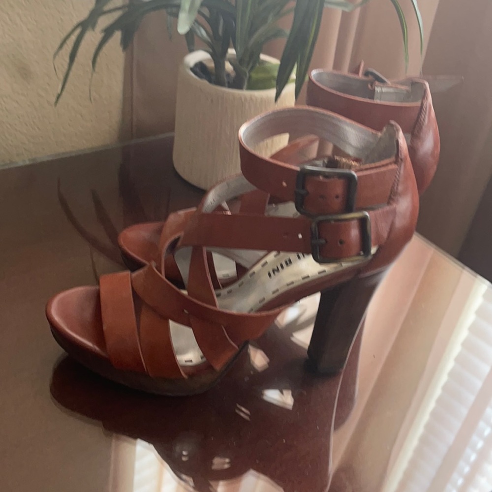 This shoes neber used
